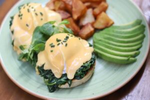 Vegetarian eggs benedict 
